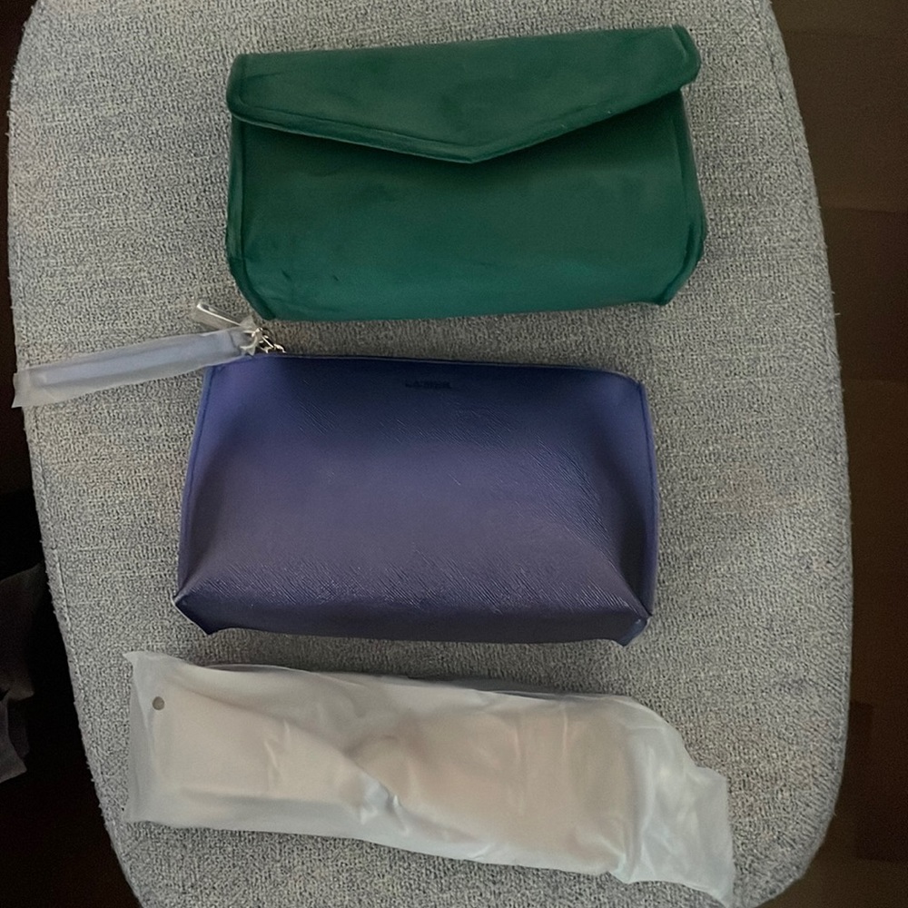 La Mar makeup pouch and hair band